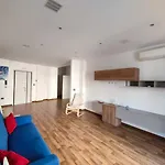 Moderno Via Firenze 16, דירה ויאסטה