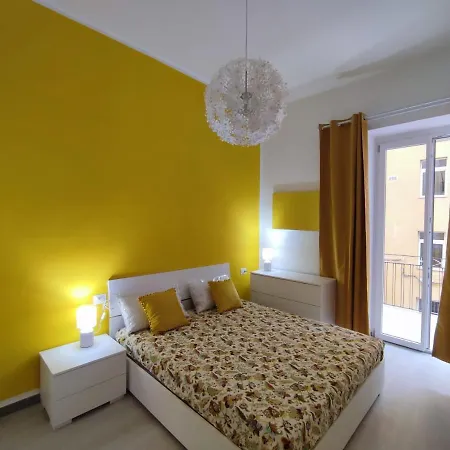 Moderno Via Firenze 16, *