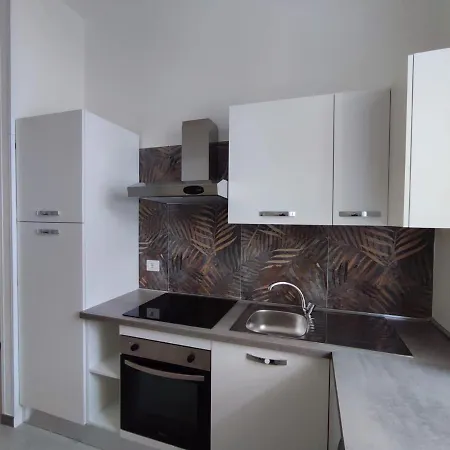 Apartment Moderno Via Firenze 16, *