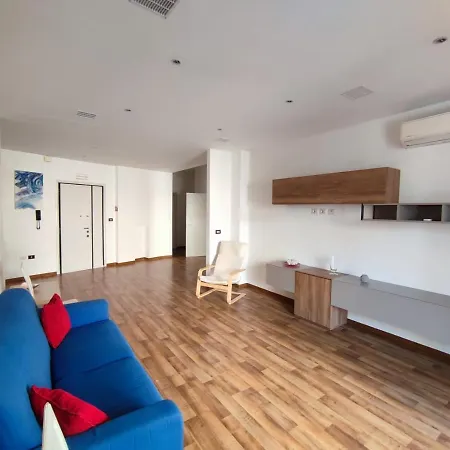 Apartment Moderno Via Firenze 16, *