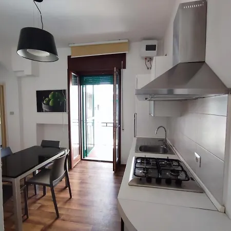 Moderno Via Firenze 16,