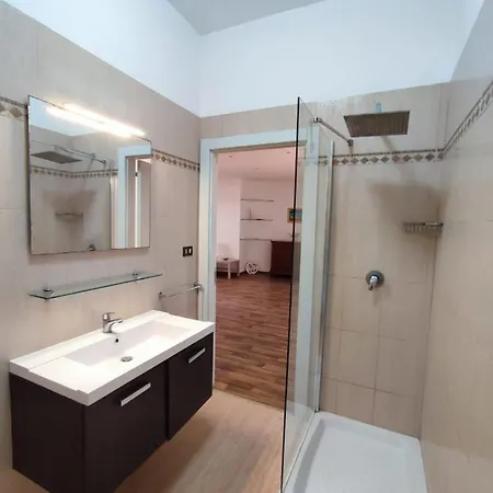 Apartment Moderno Via Firenze 16, *