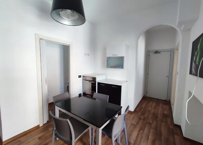 Moderno Via Firenze 16,