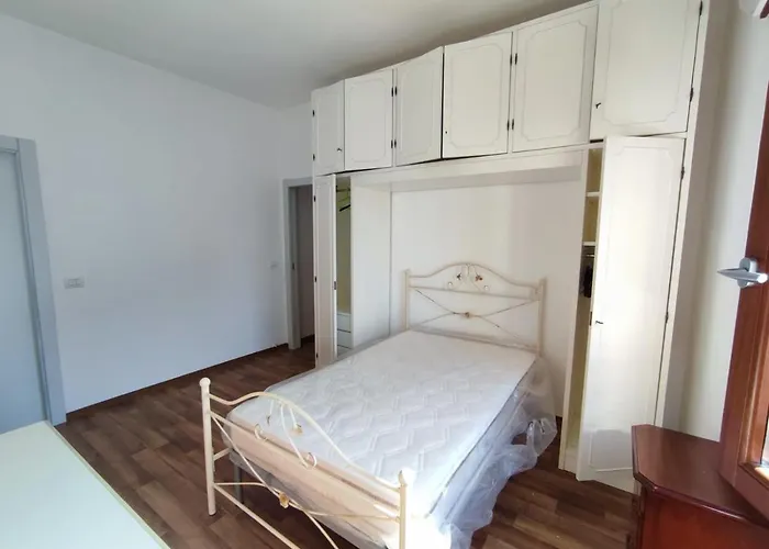 Moderno Via Firenze 16, Vieste